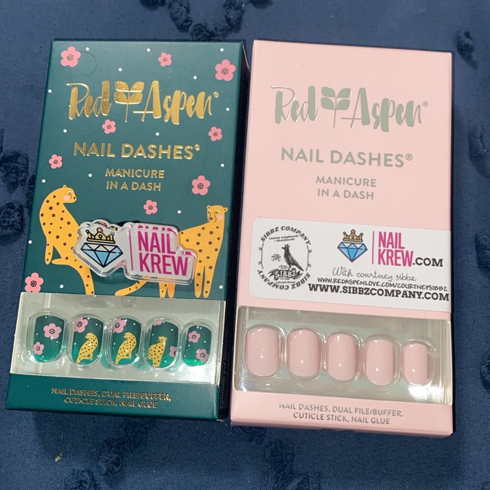 NWT 2 full sets of Red Aspen Nails. Includes glue and file for diy apply 💅🏽